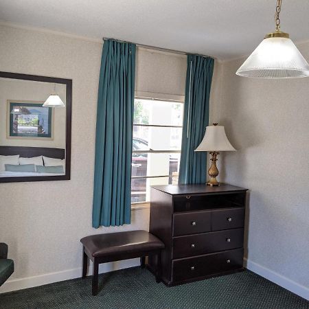 ווילמינגטון Azalea Inn & Suites מראה חיצוני תמונה