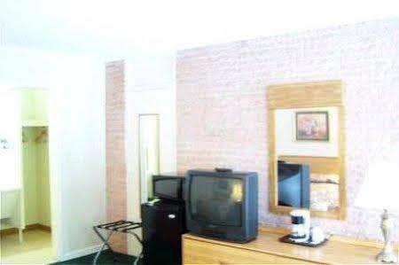 ווילמינגטון Azalea Inn & Suites מראה חיצוני תמונה